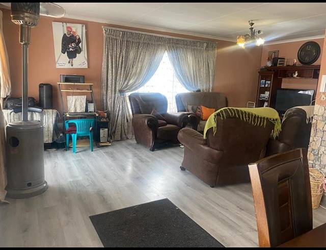 3 BEDROOM HOUSE FOR SALE IN QUEENSVIEW PARK